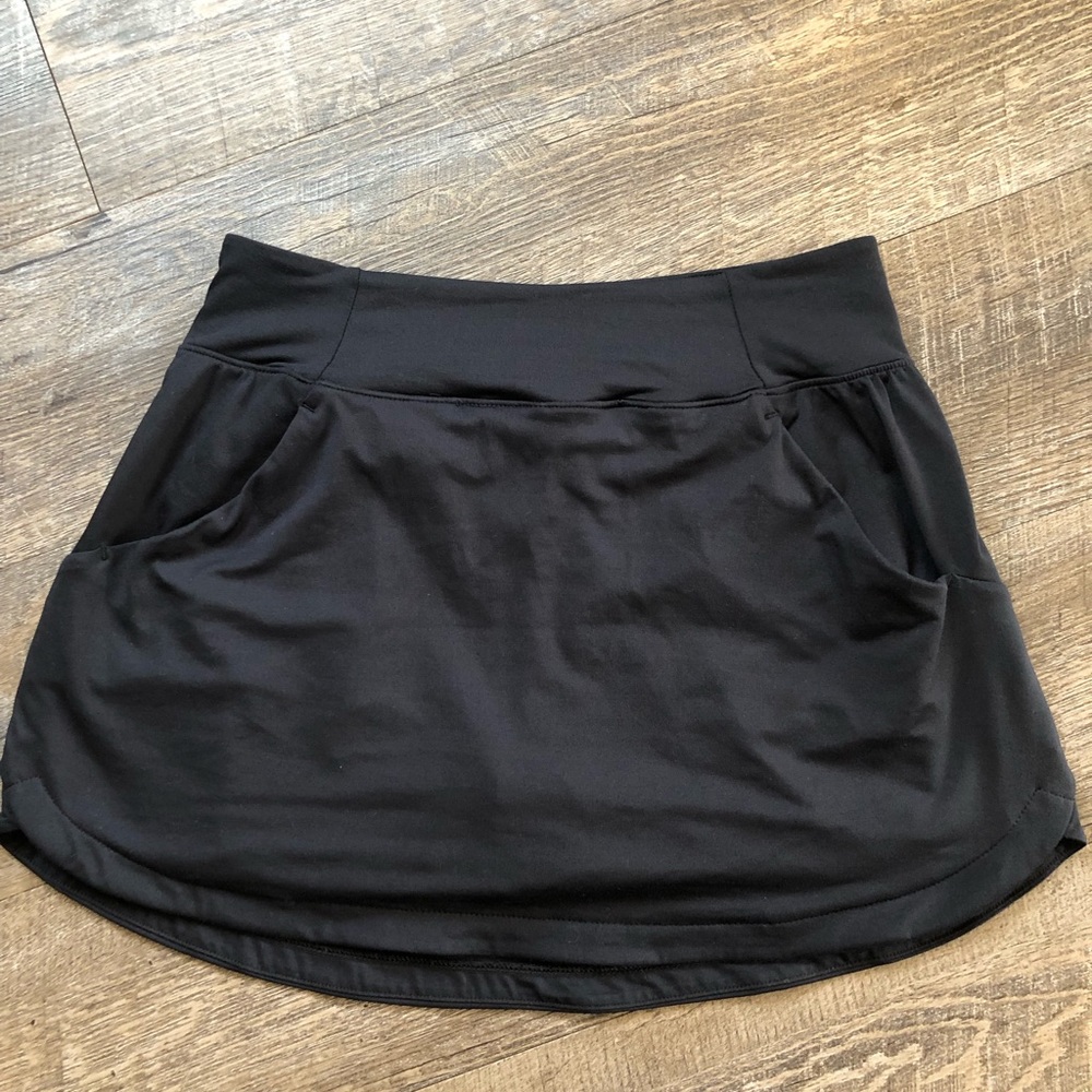 All in Motion mini skirt